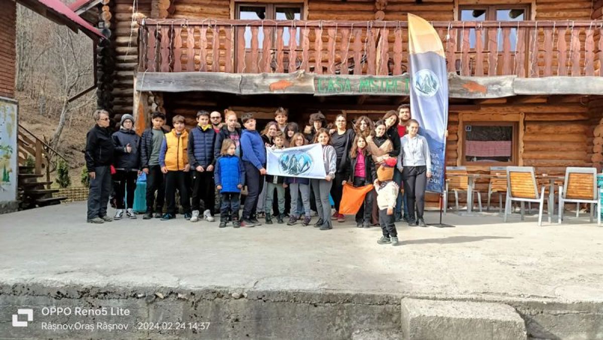 Proiectul “Poveste pe creste ediția a II-a” promovează desfășurarea unor activități sportive în aer liber în natură, la munte
